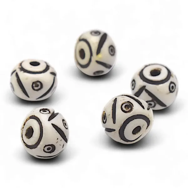 Perlen Knochen rund beige geschnitzt 12mm 5 Stk.