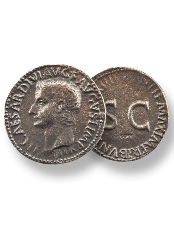 Tiberio As - antigua réplica de las monedas del emperador...