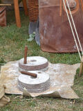 Mola manualis - Handmühle aus Stein