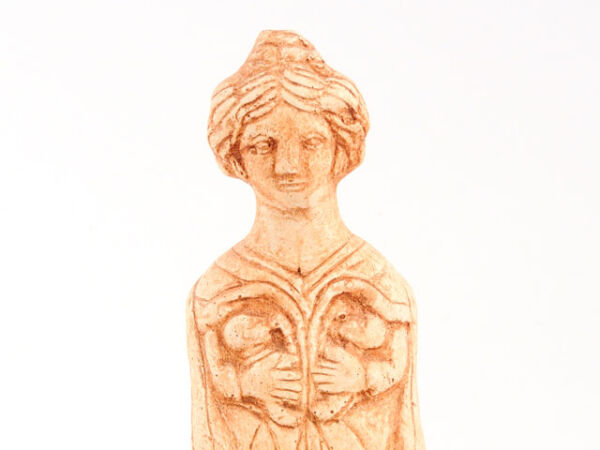 Matrona estatua, réplica de escultura romana