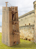 Schreiber-Bogen, Roman siege tower with battering ram,...