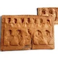 Relief Mondkalender Trier – römischer Steckkalender mit Göttern & Mondphasen