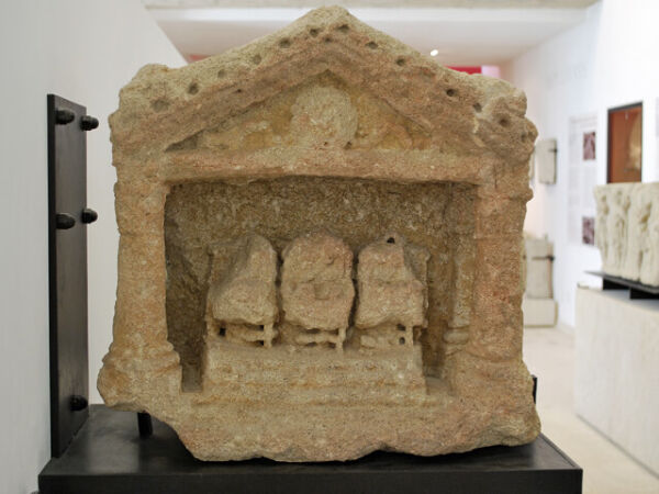 Altar Schrein Lararium römisches Altarbild aus Privatsammlung - Antiker Altarstein der Römer