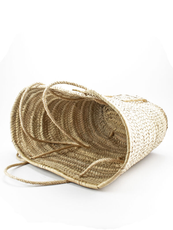 Carrying basket made of palm fronds by Bar Kochba