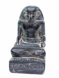 estatua de escribano en el antiguo Egipto, réplica de una escultura egipcia